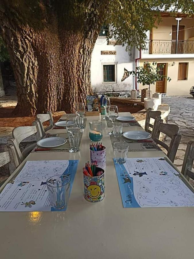 Lovely Studio In Strinilas With Its Own Pool Bagian luar foto