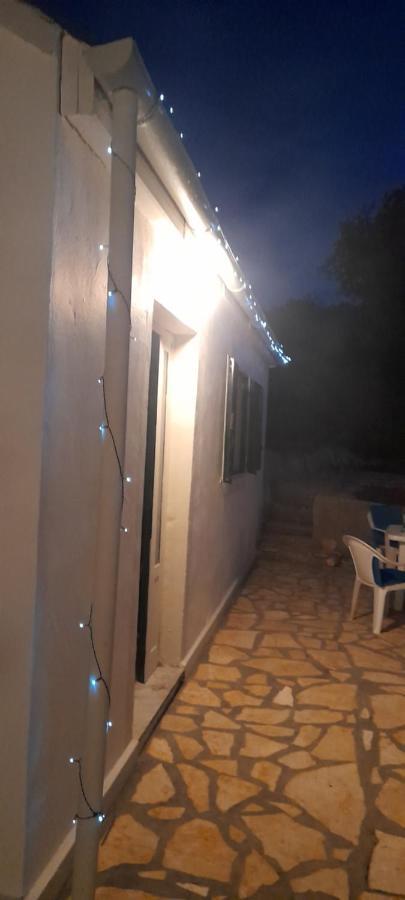 Lovely Studio In Strinilas With Its Own Pool Bagian luar foto